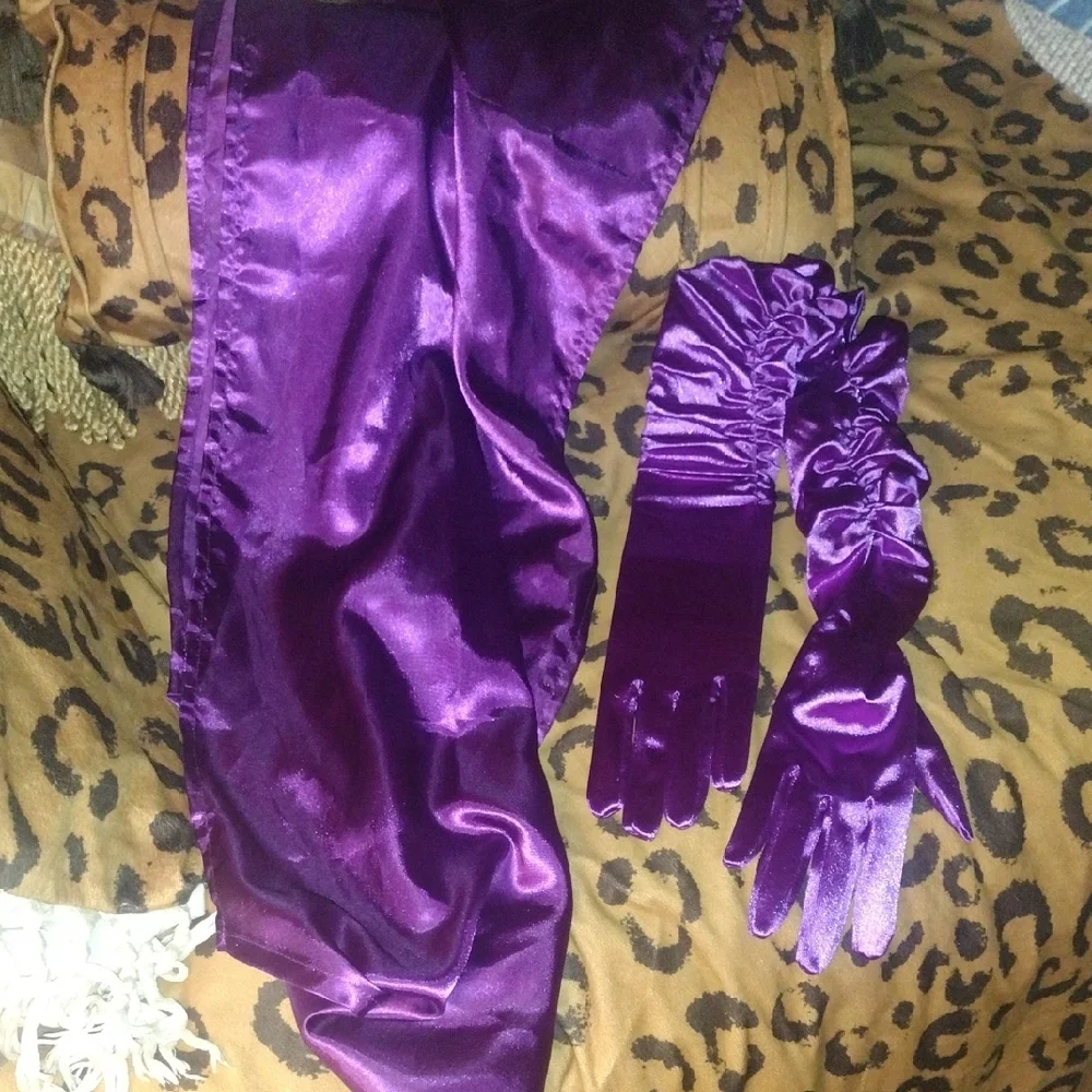 Elegant Purple Satin Scarf and Gloves Set - Picture 1 of 5